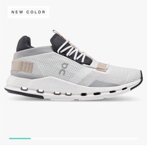 Women’s on cloudnova size 6 shoe. I do not have the box.